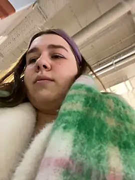 Snapshot of SuzieMurray chatting on January 15, 9:13 am SuzieMurray online show from January 15, 9:13 am