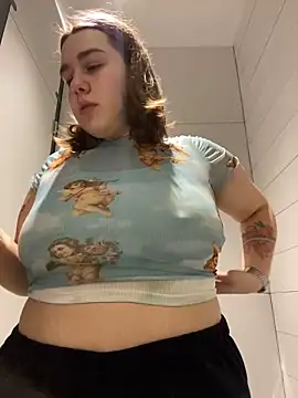 Snapshot of SuzieMurray chatting on January 16, 9:16 am SuzieMurray online show from January 16, 9:16 am