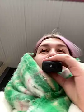 Snapshot of SuzieMurray chatting on January 21, 10:30 am SuzieMurray online show from January 21, 10:30 am