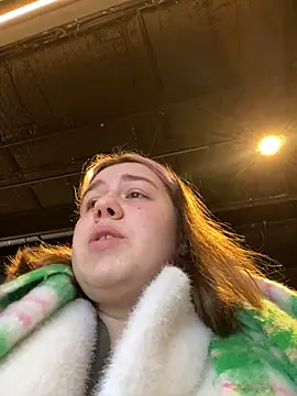 Snapshot of SuzieMurray chatting on January 22, 8:18 am SuzieMurray online show from January 22, 8:18 am