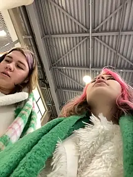 Snapshot of SuzieMurray chatting on January 24, 8:13 am SuzieMurray online show from January 24, 8:13 am