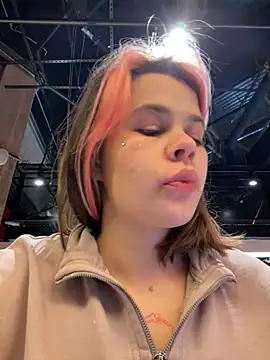 Snapshot of SuzieMurray chatting on January 29, 11:30 am SuzieMurray online show from January 29, 11:30 am