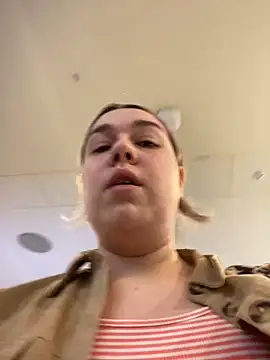 Snapshot of SuzieMurray chatting on January 30, 8:11 am SuzieMurray online show from January 30, 8:11 am