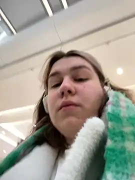 Snapshot of SuzieMurray chatting on February 26, 8:37 am SuzieMurray online show from February 26, 8:37 am