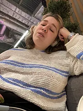 Snapshot of SuzieMurray chatting on March 1, 10:24 am SuzieMurray online show from March 1, 10:24 am