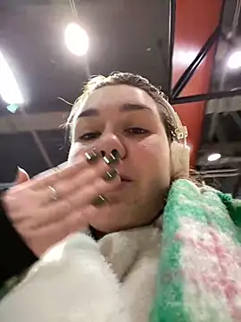 Snapshot of SuzieMurray chatting on March 7, 8:23 am SuzieMurray online show from March 7, 8:23 am