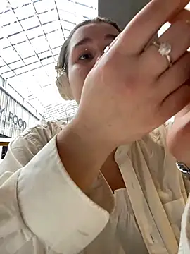 Snapshot of SuzieMurray chatting on March 13, 11:19 am SuzieMurray online show from March 13, 11:19 am