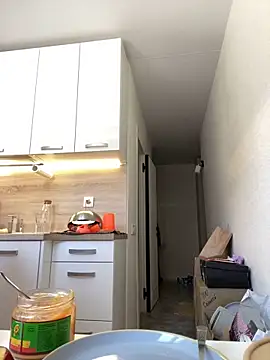 Snapshot of SuzieMurray chatting on March 15, 7:20 am SuzieMurray online show from March 15, 7:20 am