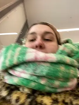 Snapshot of SuzieMurray chatting on March 20, 11:27 am SuzieMurray online show from March 20, 11:27 am