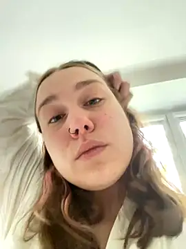 Snapshot of SuzieMurray chatting on September 15, 12:38 pm SuzieMurray online show from September 15, 12:38 pm