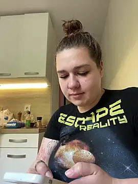 Snapshot of SuzieMurray chatting on October 1, 10:21 am SuzieMurray online show from October 1, 10:21 am