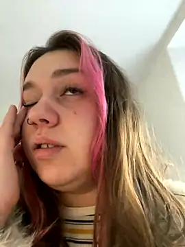 Snapshot of SuzieMurray chatting on October 3, 10:23 am SuzieMurray online show from October 3, 10:23 am