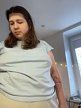 Snapshot of SuzieMurray chatting on November 21, 8:46 am SuzieMurray online show from November 21, 8:46 am