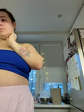 Snapshot of SuzieMurray chatting on November 22, 7:07 am SuzieMurray online show from November 22, 7:07 am