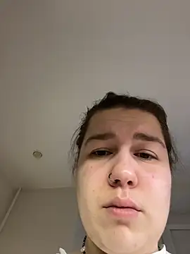 Snapshot of SuzieMurray chatting on November 27, 6:37 am SuzieMurray online show from November 27, 6:37 am