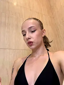 Snapshot of CaseyStar chatting on December 4, 10:46 am CaseyStar online show from December 4, 10:46 am