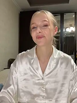 Snapshot of CaseyStar chatting on December 7, 3:19 pm CaseyStar online show from December 7, 3:19 pm