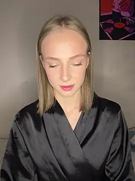 Snapshot of CaseyStar chatting on December 21, 12:59 pm CaseyStar online show from December 21, 12:59 pm