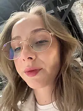 Snapshot of CaseyStar chatting on January 29, 10:05 am CaseyStar online show from January 29, 10:05 am