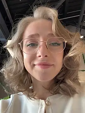 Snapshot of CaseyStar chatting on February 22, 11:24 am CaseyStar online show from February 22, 11:24 am