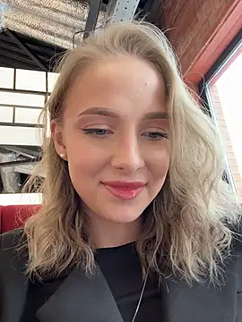 Snapshot of CaseyStar chatting on March 3, 9:44 am CaseyStar online show from March 3, 9:44 am