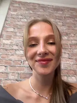 Snapshot of CaseyStar chatting on September 18, 1:13 pm CaseyStar online show from September 18, 1:13 pm