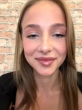 Snapshot of CaseyStar chatting on October 24, 2:13 pm CaseyStar online show from October 24, 2:13 pm