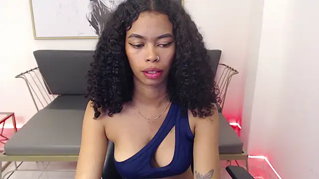 Snapshot of Shenna_brunette_ chatting on December 16, 4:16 pm Shenna brunette  online show from December 16, 4:16 pm