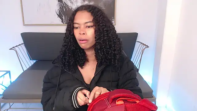 Snapshot of Shenna_brunette_ chatting on December 21, 1:10 pm Shenna brunette  online show from December 21, 1:10 pm