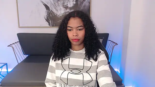 Snapshot of Shenna_brunette_ chatting on December 23, 1:03 pm Shenna brunette  online show from December 23, 1:03 pm