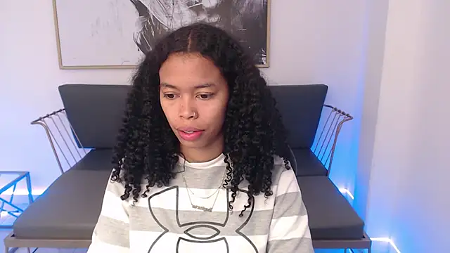 Snapshot of Shenna_brunette_ chatting on December 24, 1:06 pm Shenna brunette  online show from December 24, 1:06 pm