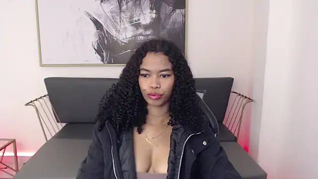 Snapshot of Shenna_brunette_ chatting on December 26, 1:10 pm Shenna brunette  online show from December 26, 1:10 pm