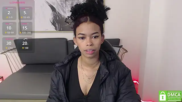 Snapshot of Shenna_brunette_ chatting on January 9, 1:13 pm Shenna brunette  online show from January 9, 1:13 pm