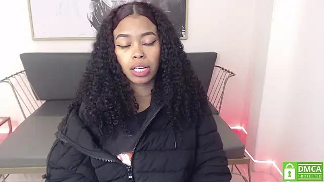 Snapshot of Shenna_brunette_ chatting on January 18, 1:08 pm Shenna brunette  online show from January 18, 1:08 pm
