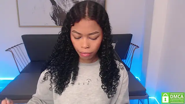 Snapshot of Shenna_brunette_ chatting on February 5, 1:11 pm Shenna brunette  online show from February 5, 1:11 pm