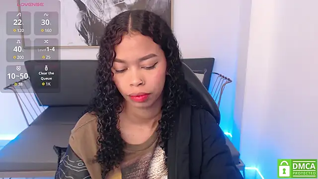 Snapshot of Shenna_brunette_ chatting on February 10, 1:11 pm Shenna brunette  online show from February 10, 1:11 pm