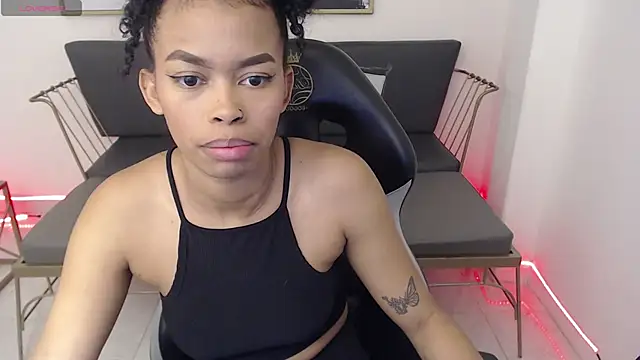 Snapshot of Shenna_brunette_ chatting on February 18, 8:03 pm Shenna brunette  online show from February 18, 8:03 pm