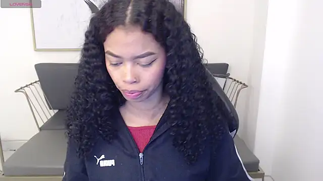 Snapshot of Shenna_brunette_ chatting on February 19, 1:06 pm Shenna brunette  online show from February 19, 1:06 pm
