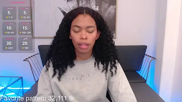 Snapshot of Shenna_brunette_ chatting on February 24, 1:31 pm Shenna brunette  online show from February 24, 1:31 pm