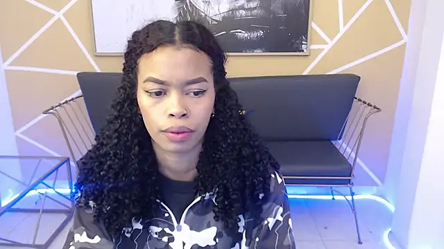 Snapshot of Shenna_brunette_ chatting on March 19, 1:07 pm Shenna brunette  online show from March 19, 1:07 pm