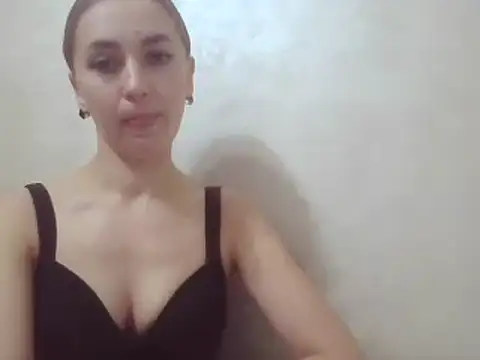 Snapshot of CaitlinaJayne23 chatting on February 8, 4:14 am CaitlinaJayne23 online show from February 8, 4:14 am