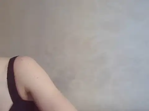 Snapshot of CaitlinaJayne23 chatting on February 8, 11:33 am CaitlinaJayne23 online show from February 8, 11:33 am