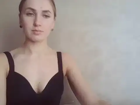 Snapshot of CaitlinaJayne23 chatting on February 15, 1:05 pm CaitlinaJayne23 online show from February 15, 1:05 pm