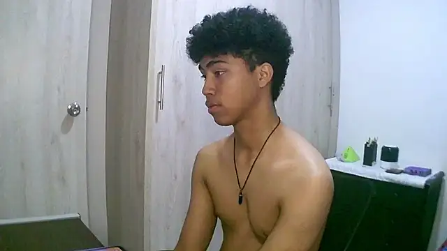 Snapshot of sexy_diamante_ chatting on September 26, 9:52 pm sexy diamante online show from September 26, 9:52 pm