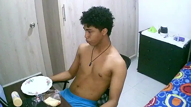 Snapshot of sexy_diamante_ chatting on October 2, 10:06 pm sexy diamante online show from October 2, 10:06 pm