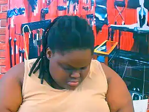 Snapshot of EbonyHotBuns chatting on November 2, 10:23 pm EbonyHotBuns online show from November 2, 10:23 pm