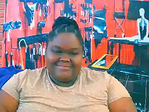 Snapshot of EbonyHotBuns chatting on November 6, 5:19 am EbonyHotBuns online show from November 6, 5:19 am