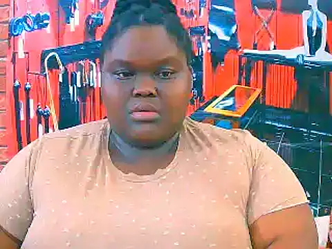 Snapshot of EbonyHotBuns chatting on November 18, 10:31 am EbonyHotBuns online show from November 18, 10:31 am