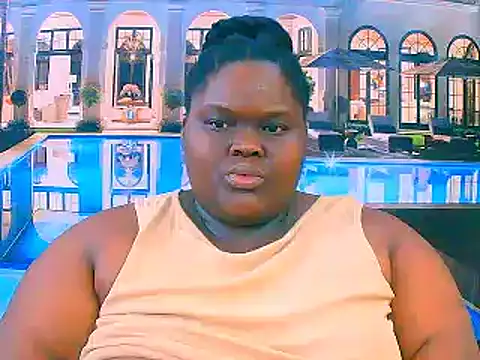 Snapshot of EbonyHotBuns chatting on December 14, 7:58 am EbonyHotBuns online show from December 14, 7:58 am