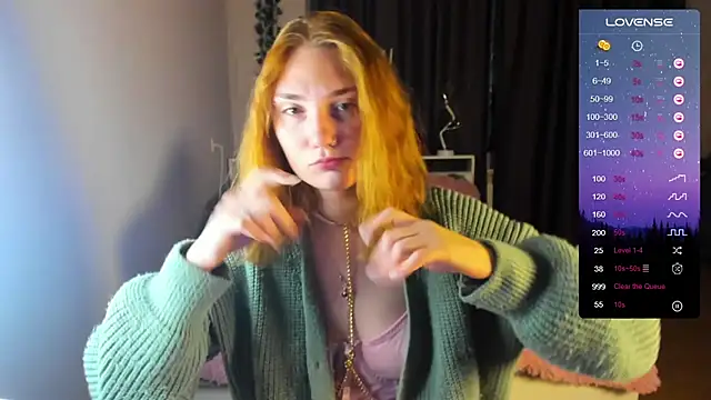 ReddHotPipper online show from December 5, 1:36 am